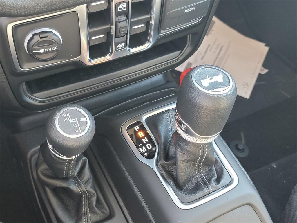 new 2025 Jeep Wrangler car, priced at $45,926