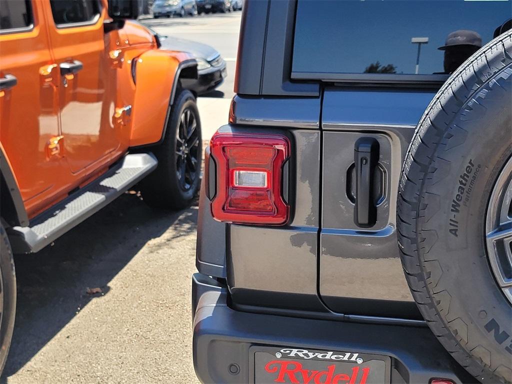 new 2025 Jeep Wrangler car, priced at $47,715
