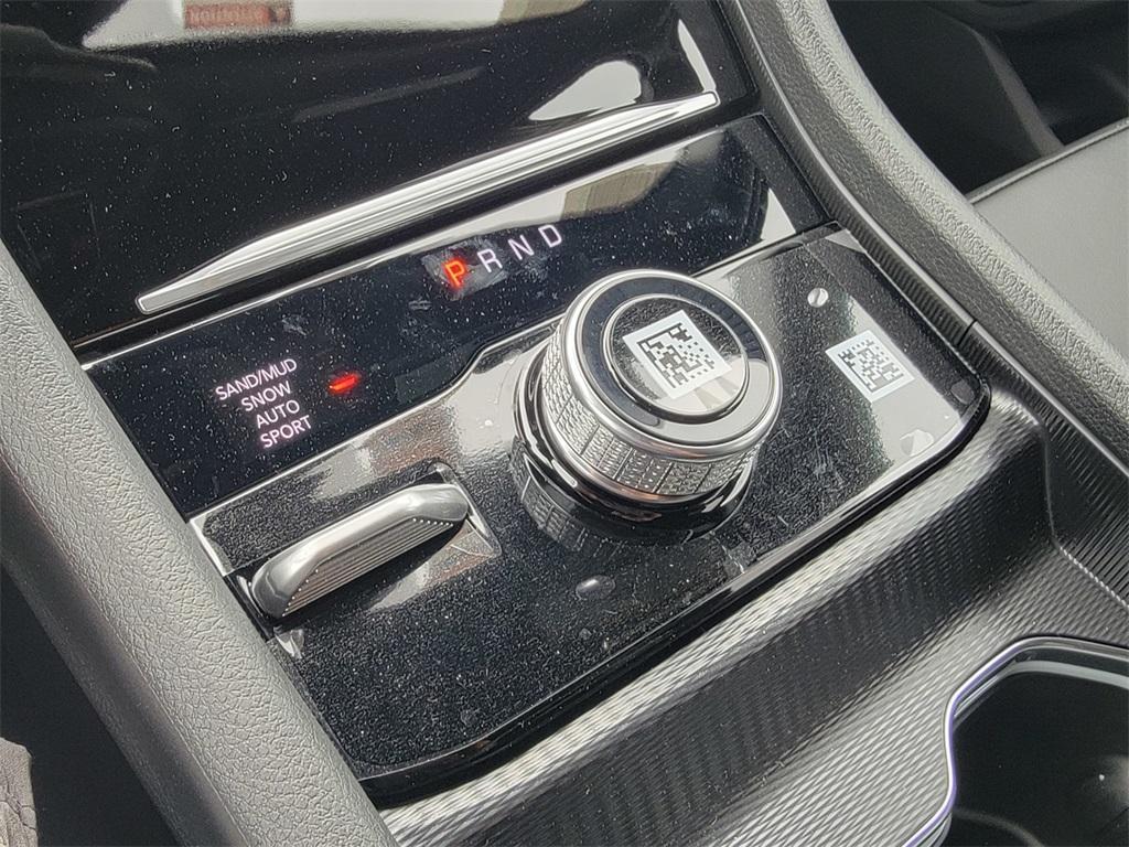 new 2025 Jeep Grand Cherokee car, priced at $40,700