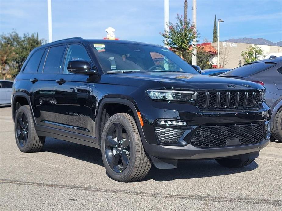 new 2025 Jeep Grand Cherokee car, priced at $45,035