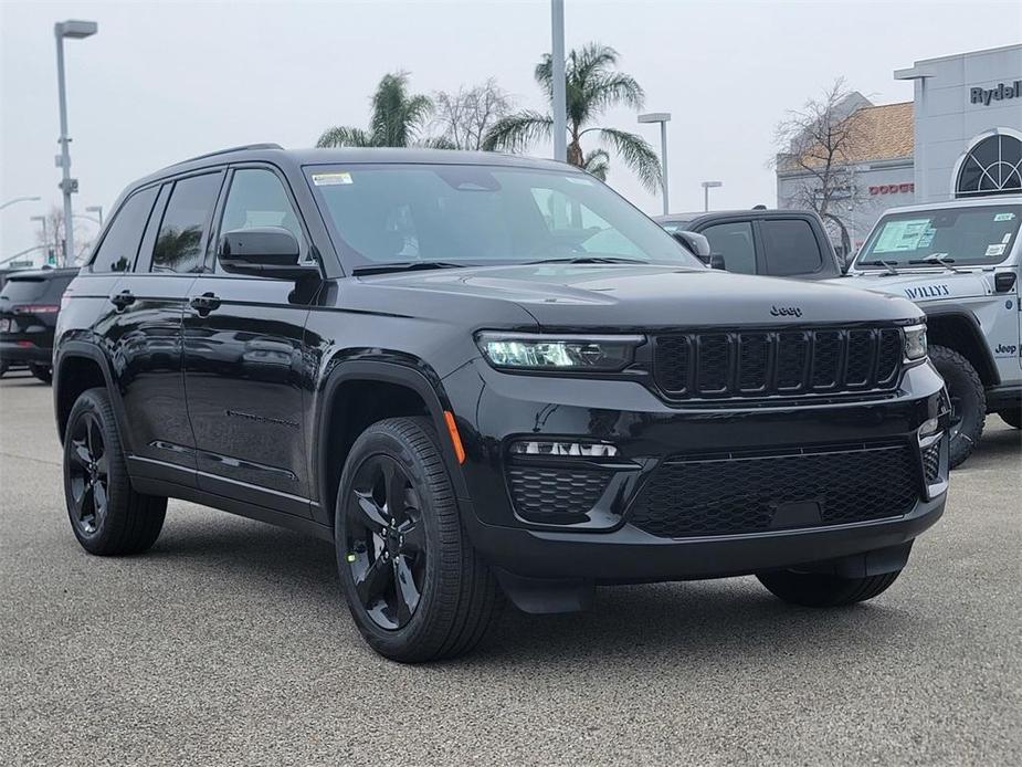 new 2025 Jeep Grand Cherokee car, priced at $47,035