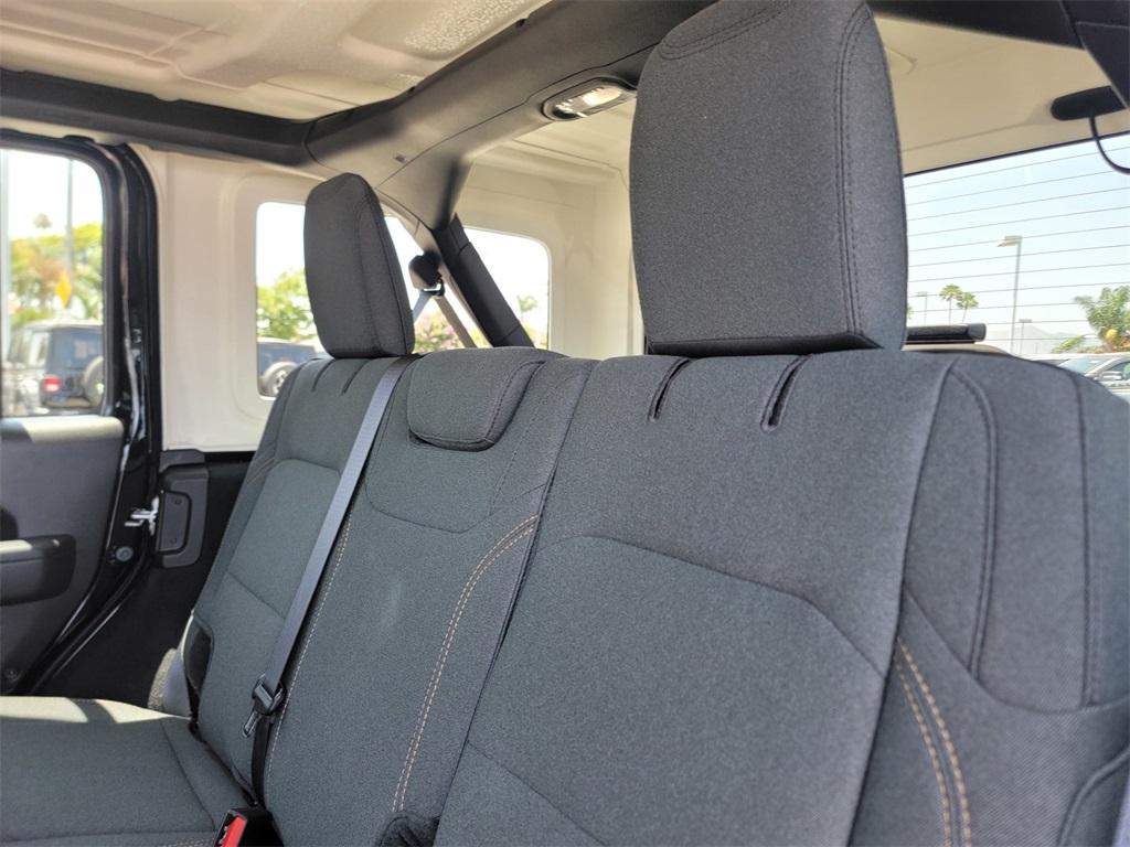 new 2025 Jeep Wrangler car, priced at $45,926