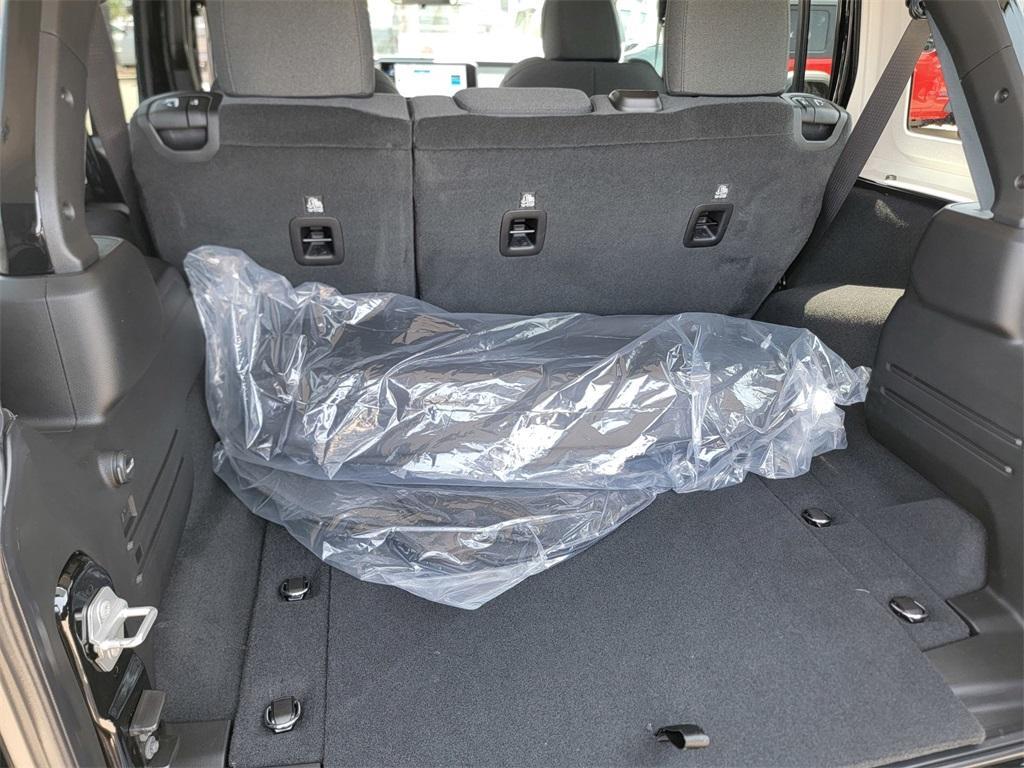 new 2025 Jeep Wrangler car, priced at $45,926