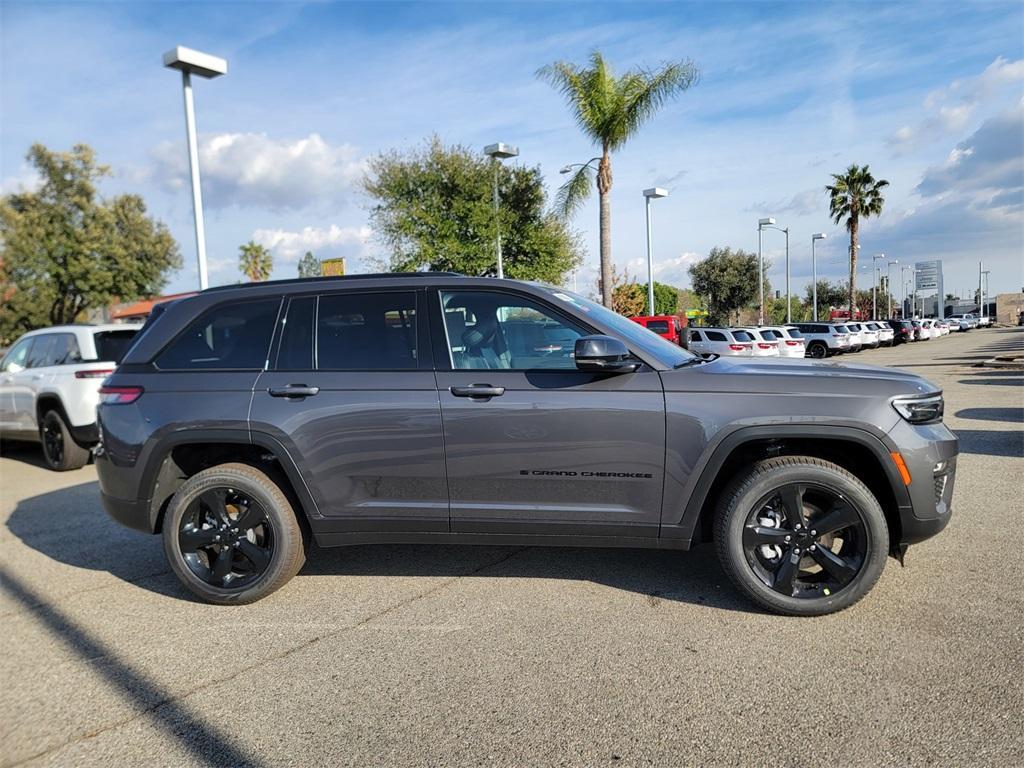 new 2025 Jeep Grand Cherokee car, priced at $47,335