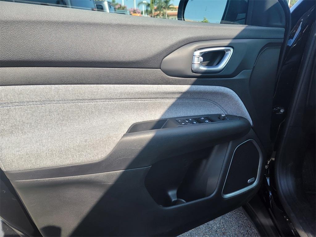new 2025 Jeep Compass car, priced at $33,055