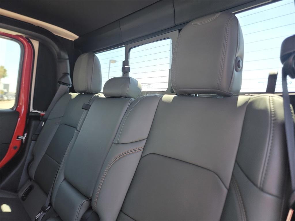 new 2025 Jeep Gladiator car, priced at $51,880