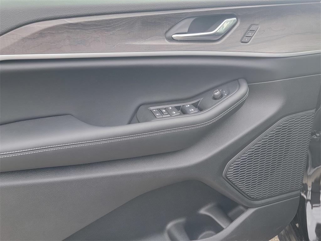 new 2025 Jeep Grand Cherokee car, priced at $41,545