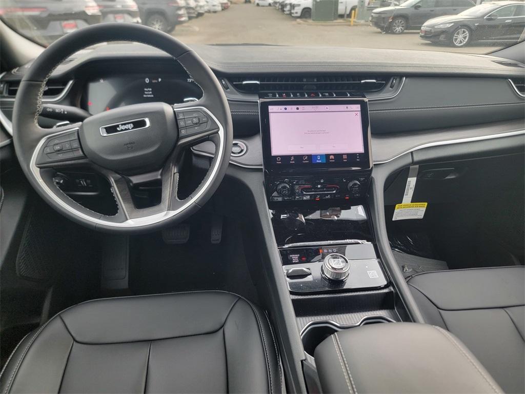 new 2025 Jeep Grand Cherokee car, priced at $41,545