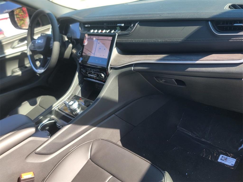 new 2025 Jeep Grand Cherokee car, priced at $46,279