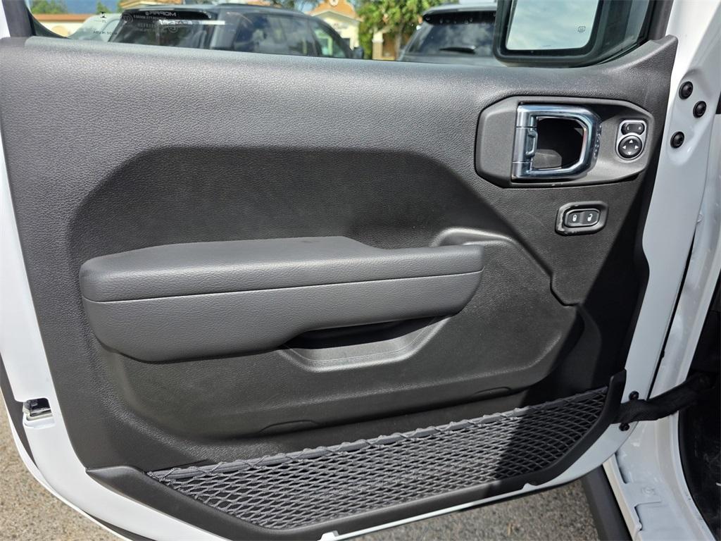 new 2025 Jeep Gladiator car, priced at $50,070
