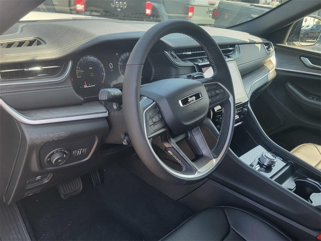 new 2025 Jeep Grand Cherokee car, priced at $45,770