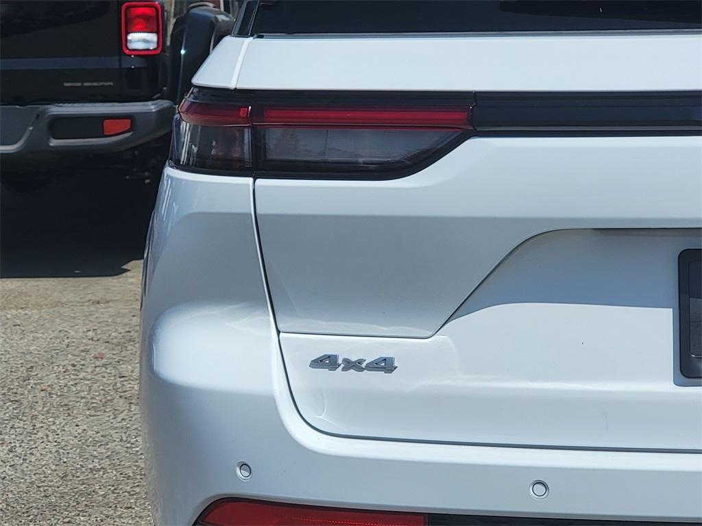 new 2025 Jeep Grand Cherokee car, priced at $45,770
