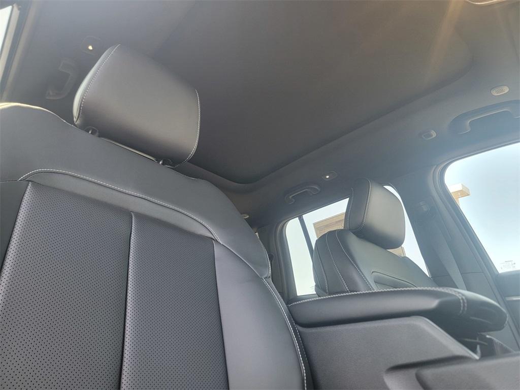 new 2025 Jeep Grand Cherokee car, priced at $45,770