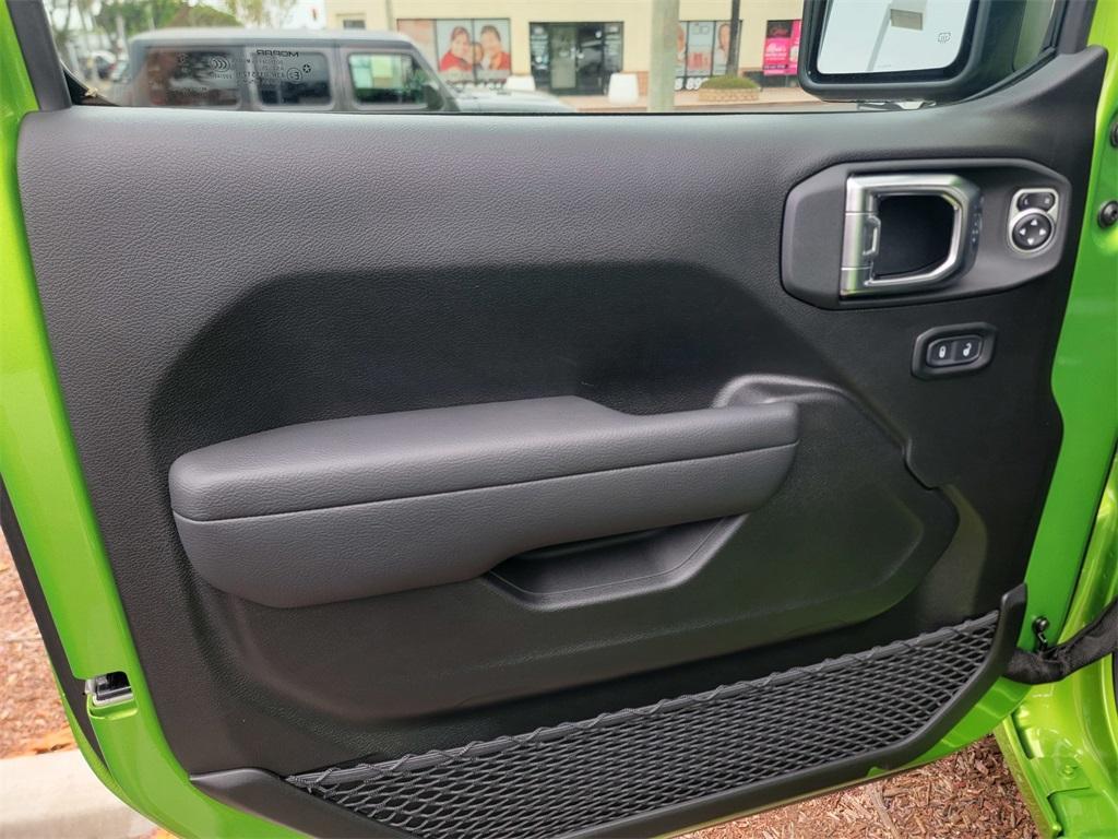 new 2025 Jeep Wrangler car, priced at $45,926