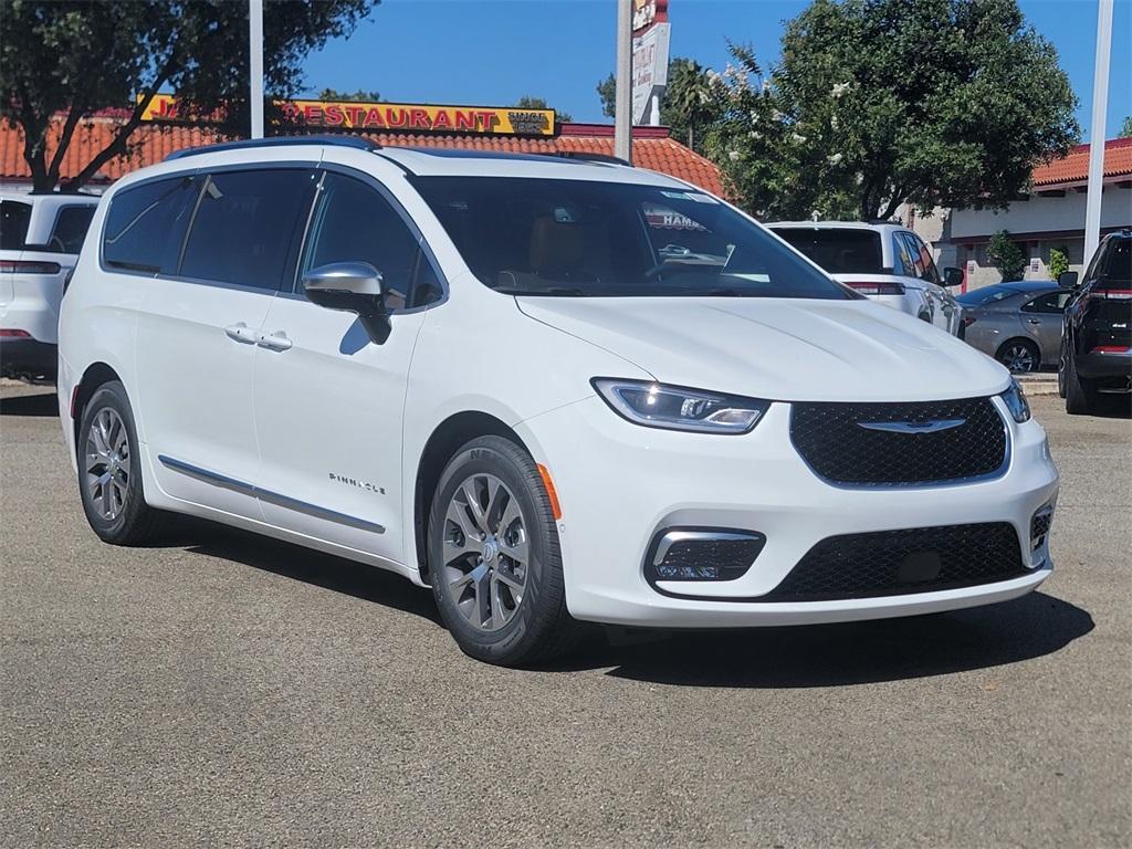 new 2025 Chrysler Pacifica Hybrid car, priced at $52,650