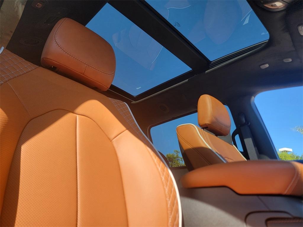 new 2025 Chrysler Pacifica Hybrid car, priced at $52,650