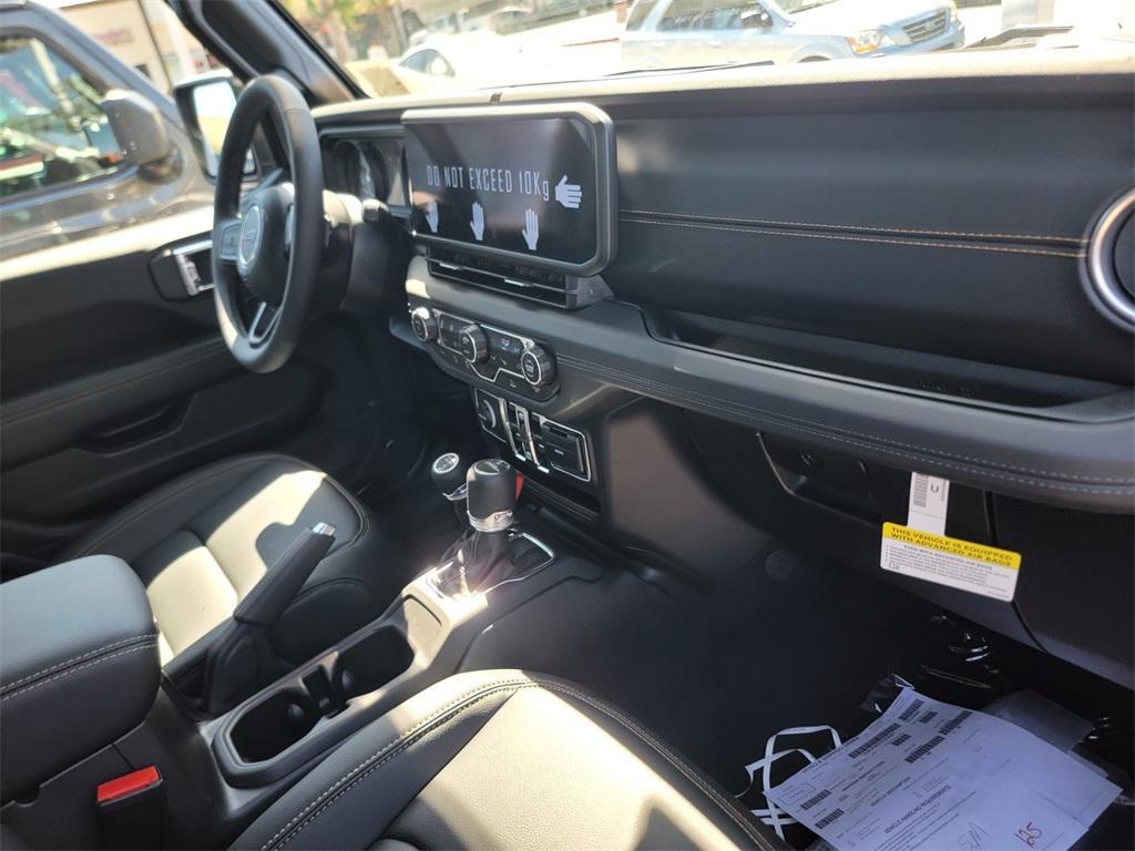 new 2025 Jeep Gladiator car, priced at $43,935