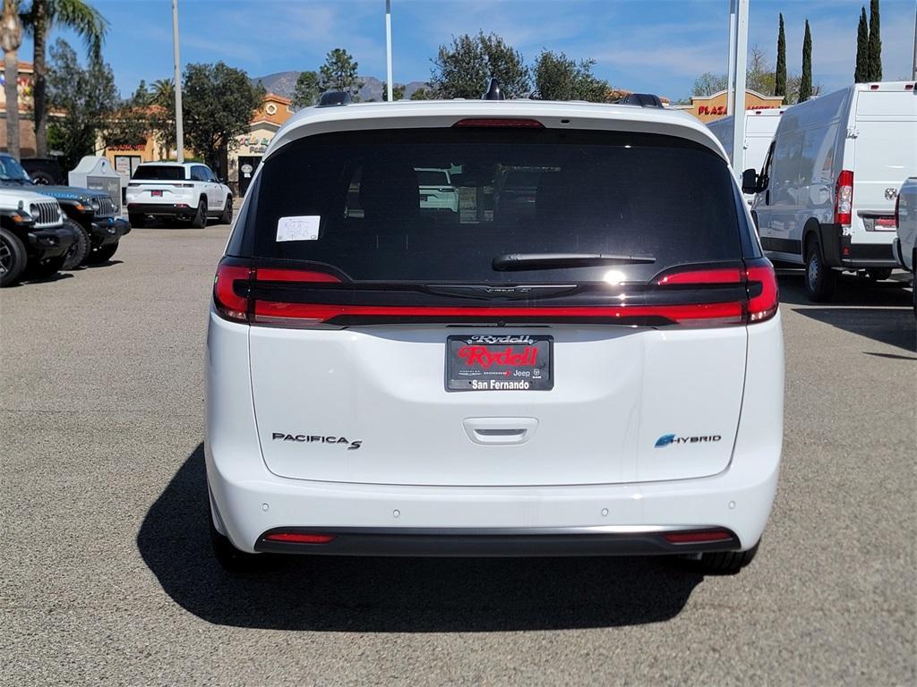 new 2025 Chrysler Pacifica Hybrid car, priced at $42,580