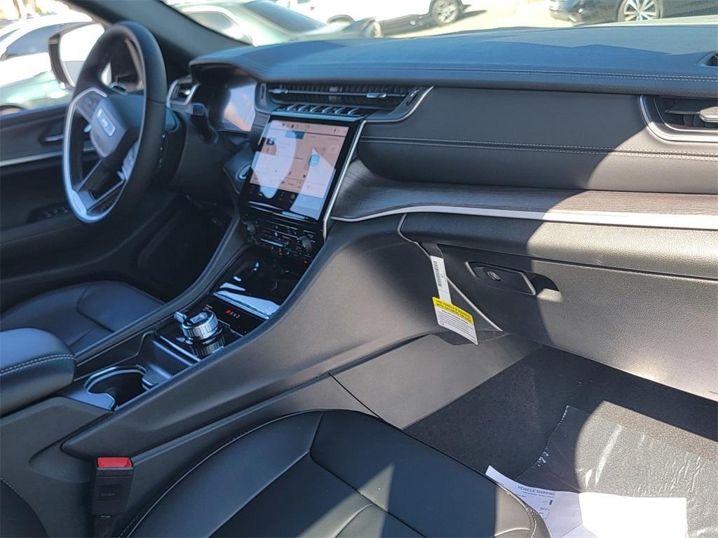 new 2025 Jeep Grand Cherokee car, priced at $41,545