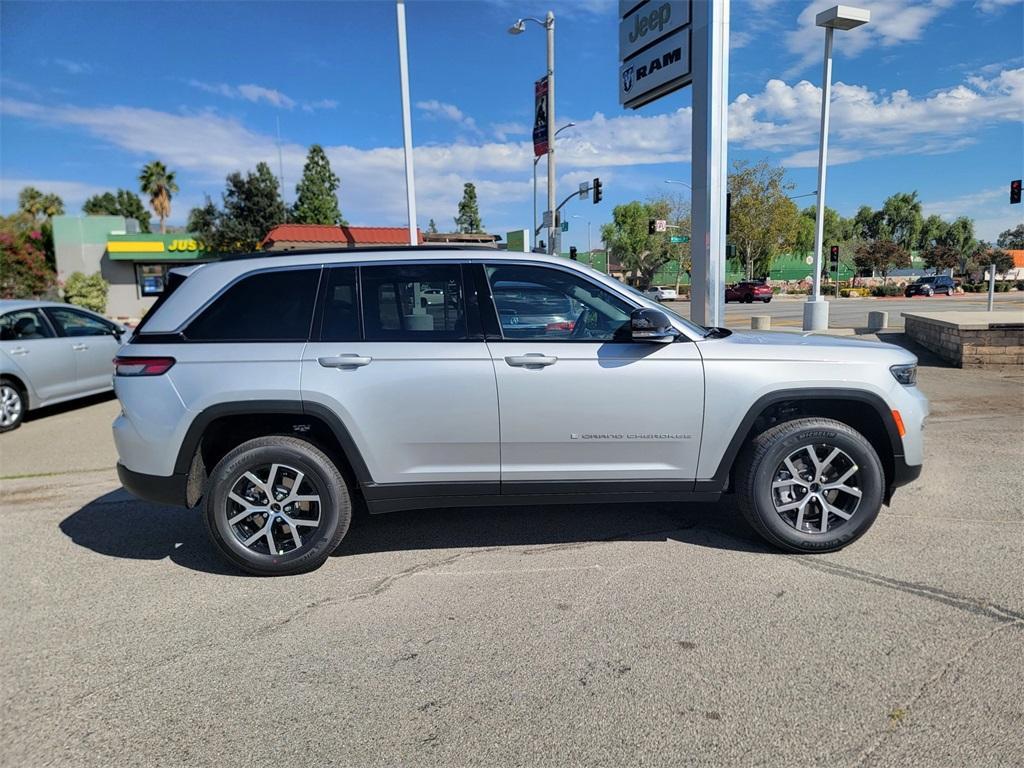 new 2025 Jeep Grand Cherokee car, priced at $41,545