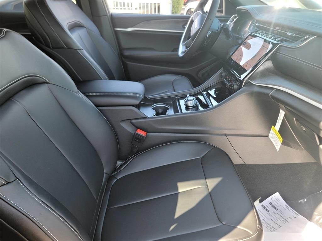 new 2025 Jeep Grand Cherokee car, priced at $41,545