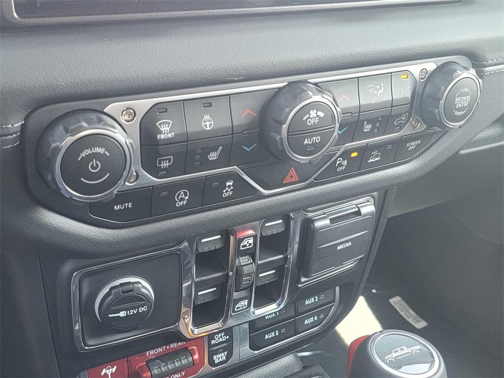 new 2025 Jeep Gladiator car, priced at $52,918