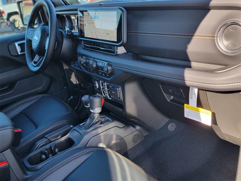 new 2025 Jeep Gladiator car, priced at $44,985