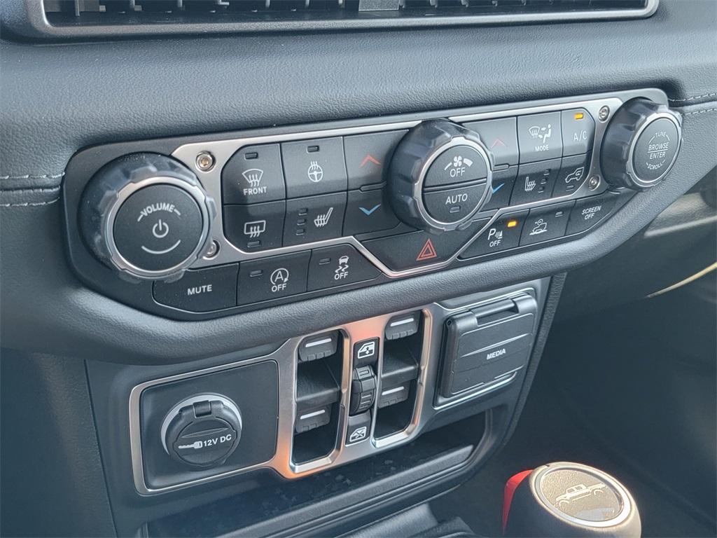 new 2025 Jeep Gladiator car, priced at $44,985
