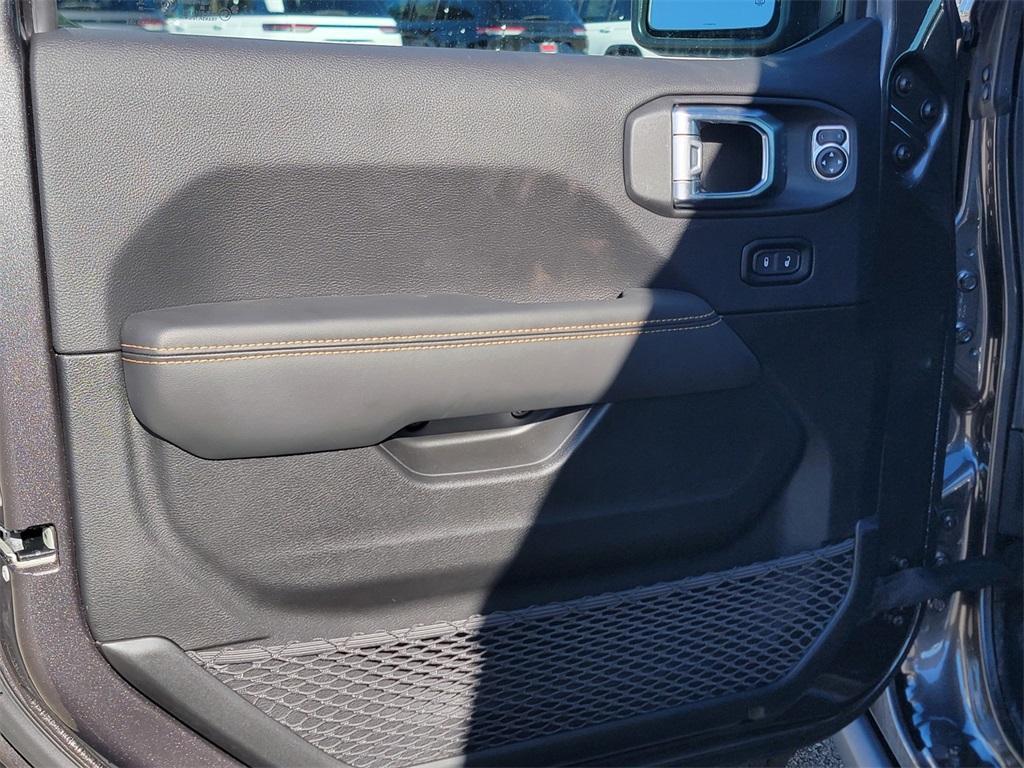 new 2025 Jeep Gladiator car, priced at $44,985