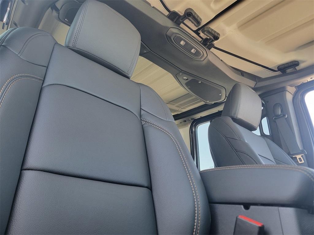 new 2025 Jeep Wrangler car, priced at $51,933