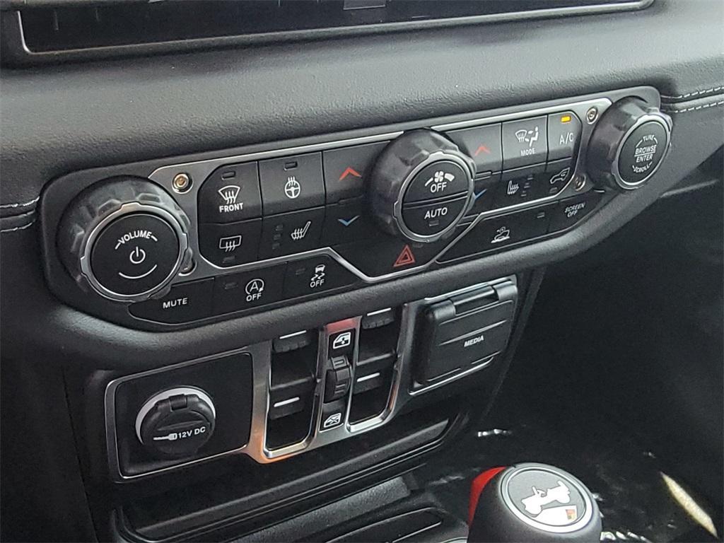 new 2025 Jeep Wrangler car, priced at $47,433