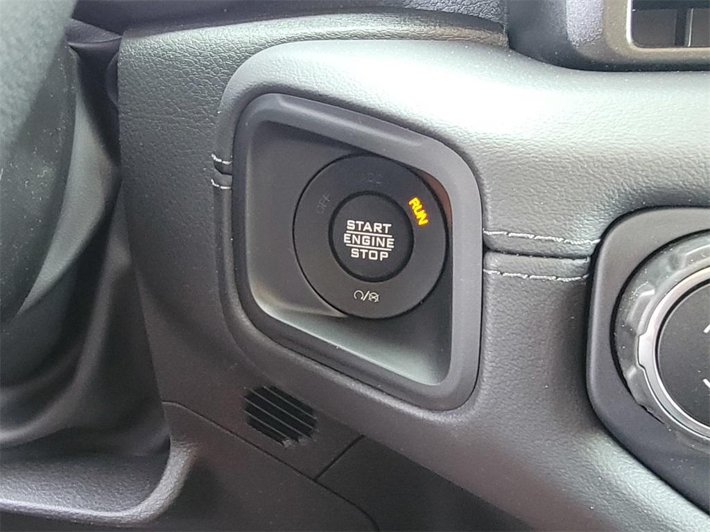new 2025 Jeep Wrangler car, priced at $47,433