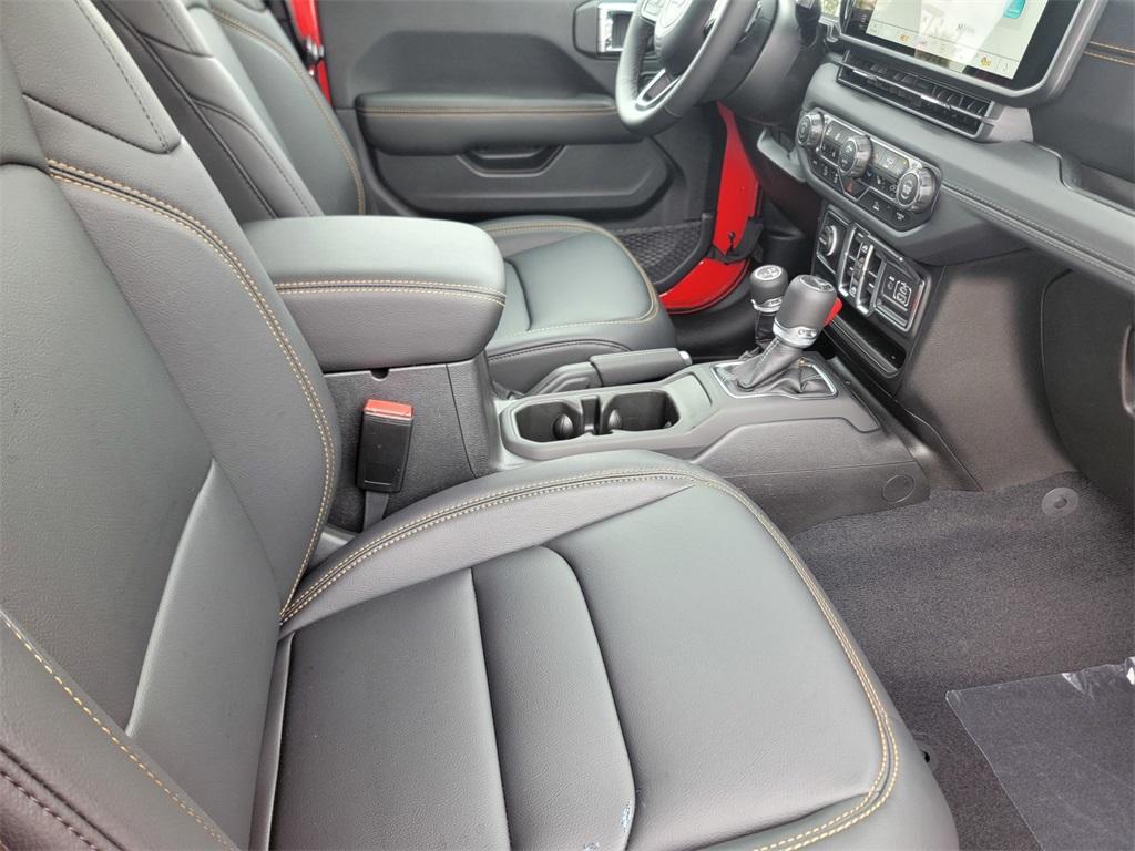 new 2025 Jeep Gladiator car, priced at $43,589