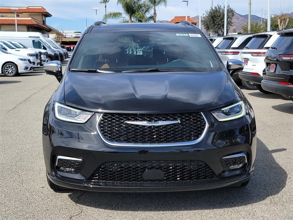 new 2025 Chrysler Pacifica Hybrid car, priced at $44,280