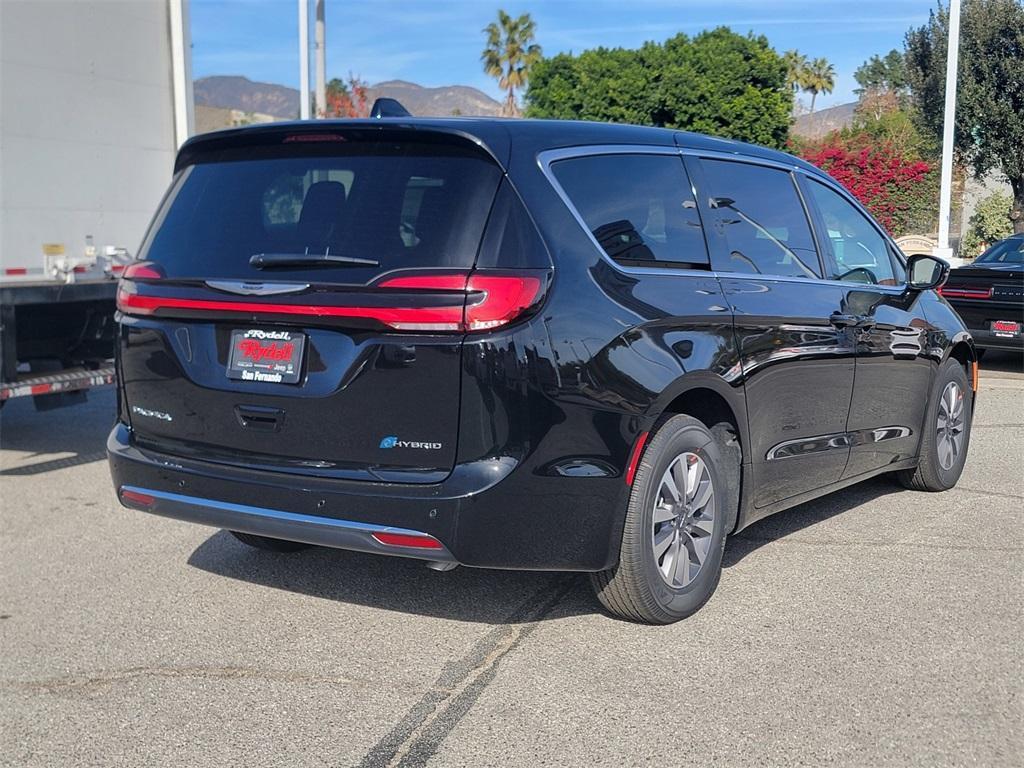 new 2025 Chrysler Pacifica Hybrid car, priced at $43,750