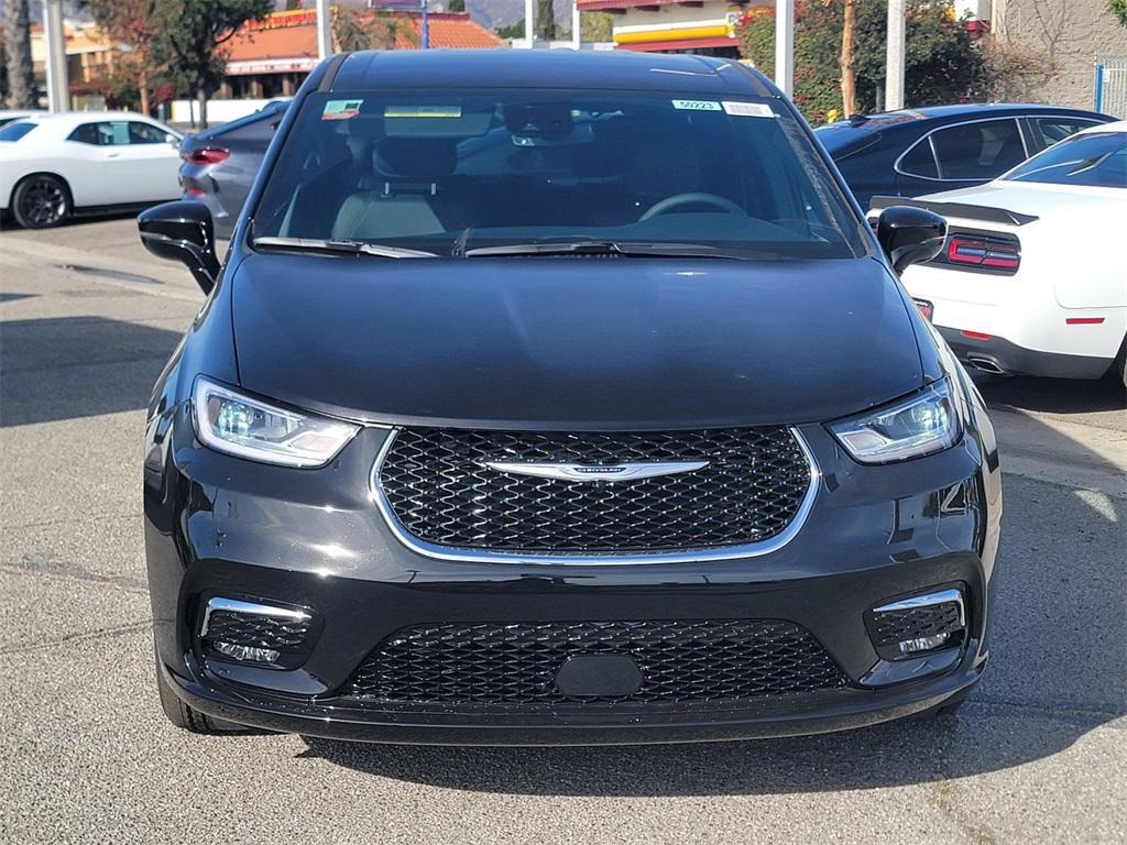 new 2025 Chrysler Pacifica Hybrid car, priced at $43,750