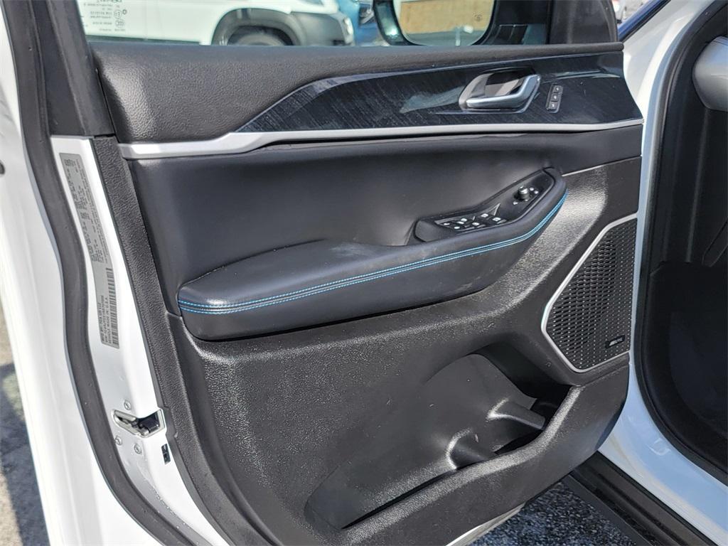 used 2022 Jeep Grand Cherokee 4xe car, priced at $26,990