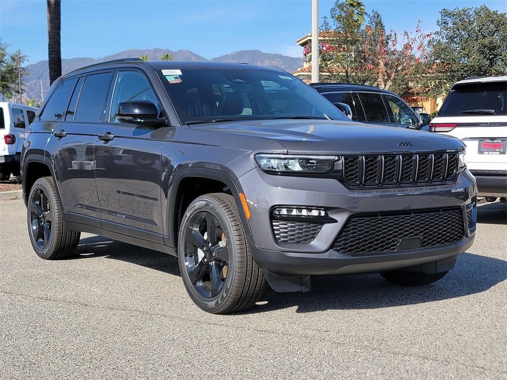 new 2025 Jeep Grand Cherokee car, priced at $45,335