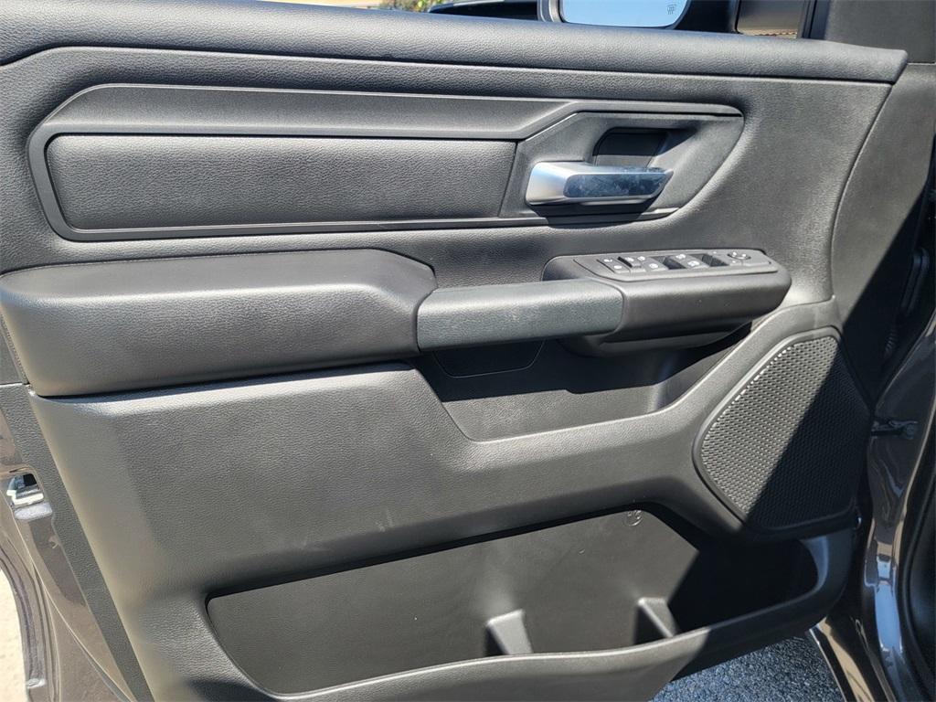 new 2025 Ram 1500 car, priced at $35,567