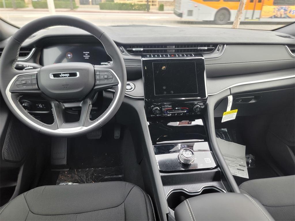 new 2025 Jeep Grand Cherokee car, priced at $34,030