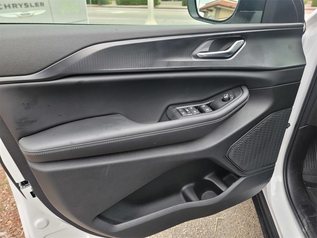 new 2025 Jeep Grand Cherokee car, priced at $34,030