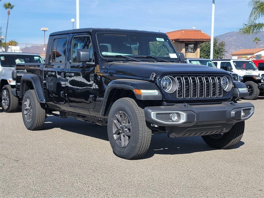 new 2024 Jeep Gladiator car, priced at $42,662