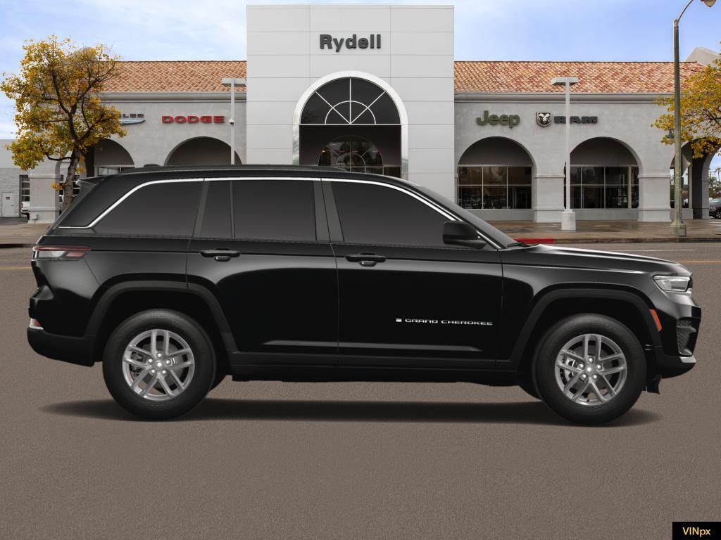 new 2025 Jeep Grand Cherokee car, priced at $42,375