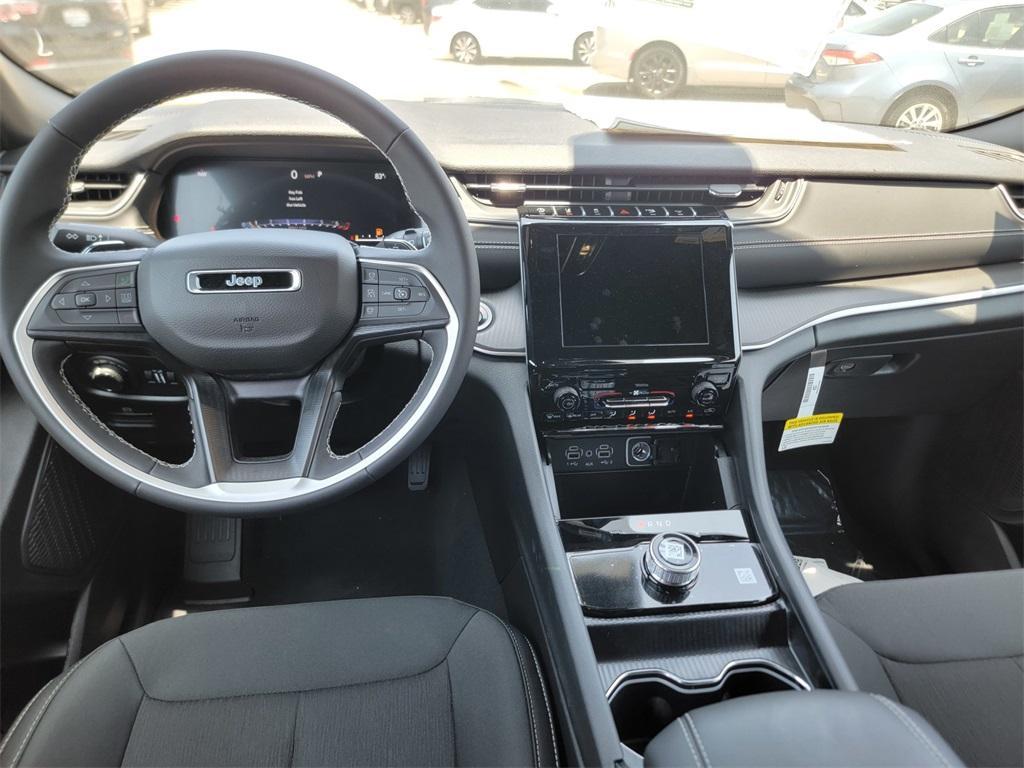 new 2025 Jeep Grand Cherokee car, priced at $38,805