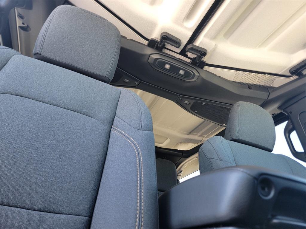new 2025 Jeep Wrangler car, priced at $48,065