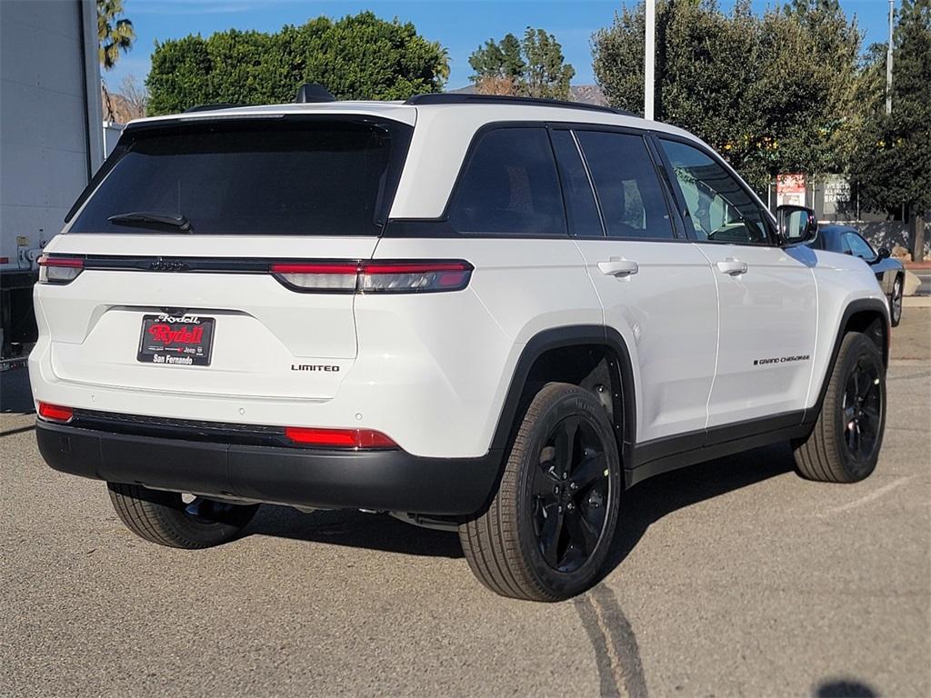 new 2025 Jeep Grand Cherokee car, priced at $44,740