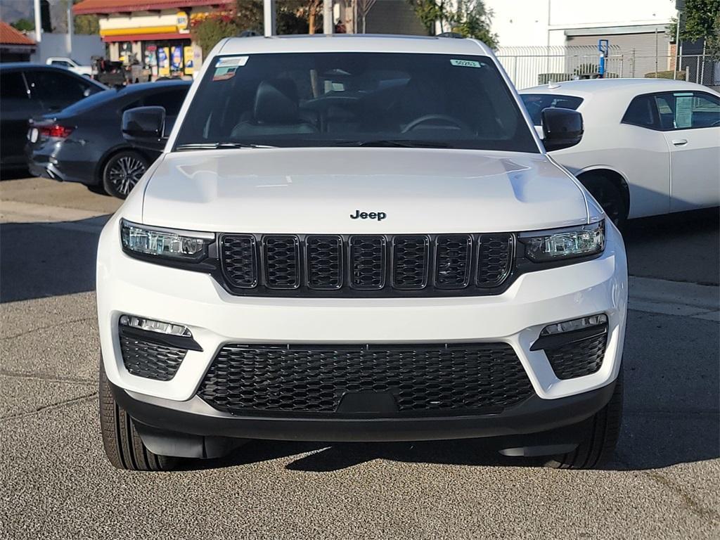 new 2025 Jeep Grand Cherokee car, priced at $44,740