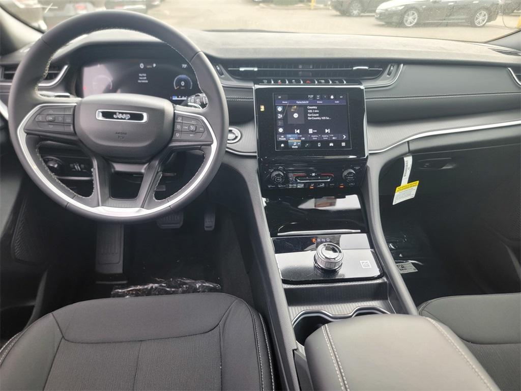new 2025 Jeep Grand Cherokee car, priced at $34,625