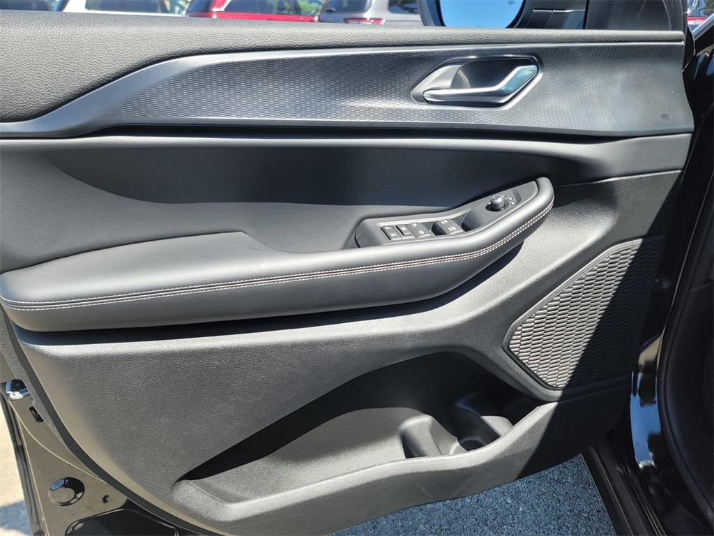 new 2025 Jeep Grand Cherokee car, priced at $32,725