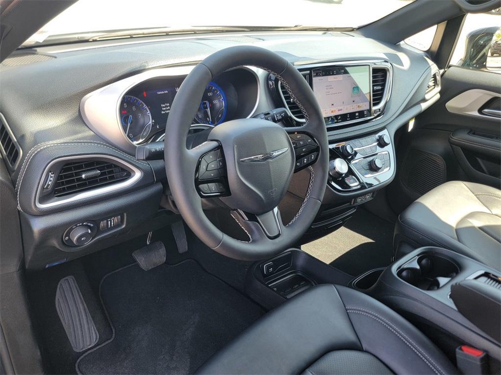 new 2024 Chrysler Pacifica car, priced at $36,335